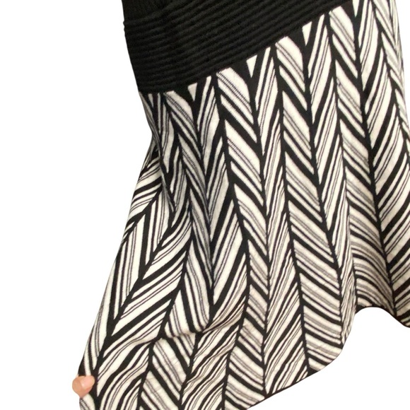 Candie’s Fit & Flare Sweater A Line Dress Size XL Black and White Chevron Fall - Picture 14 of 14